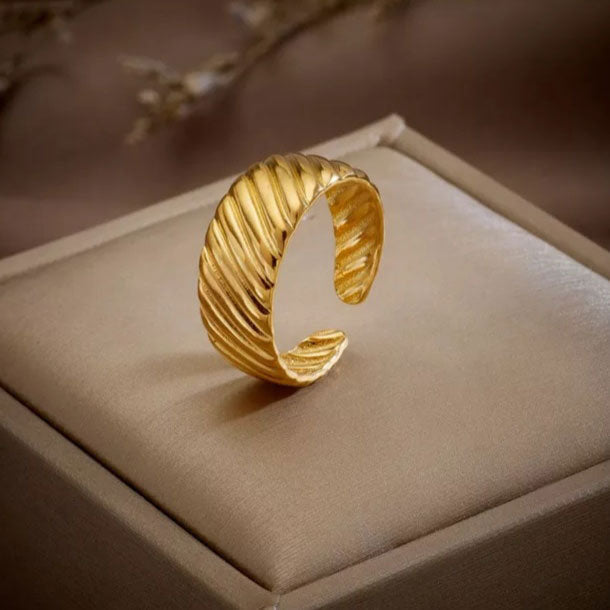 Zayalynne | Ring i 18K guld