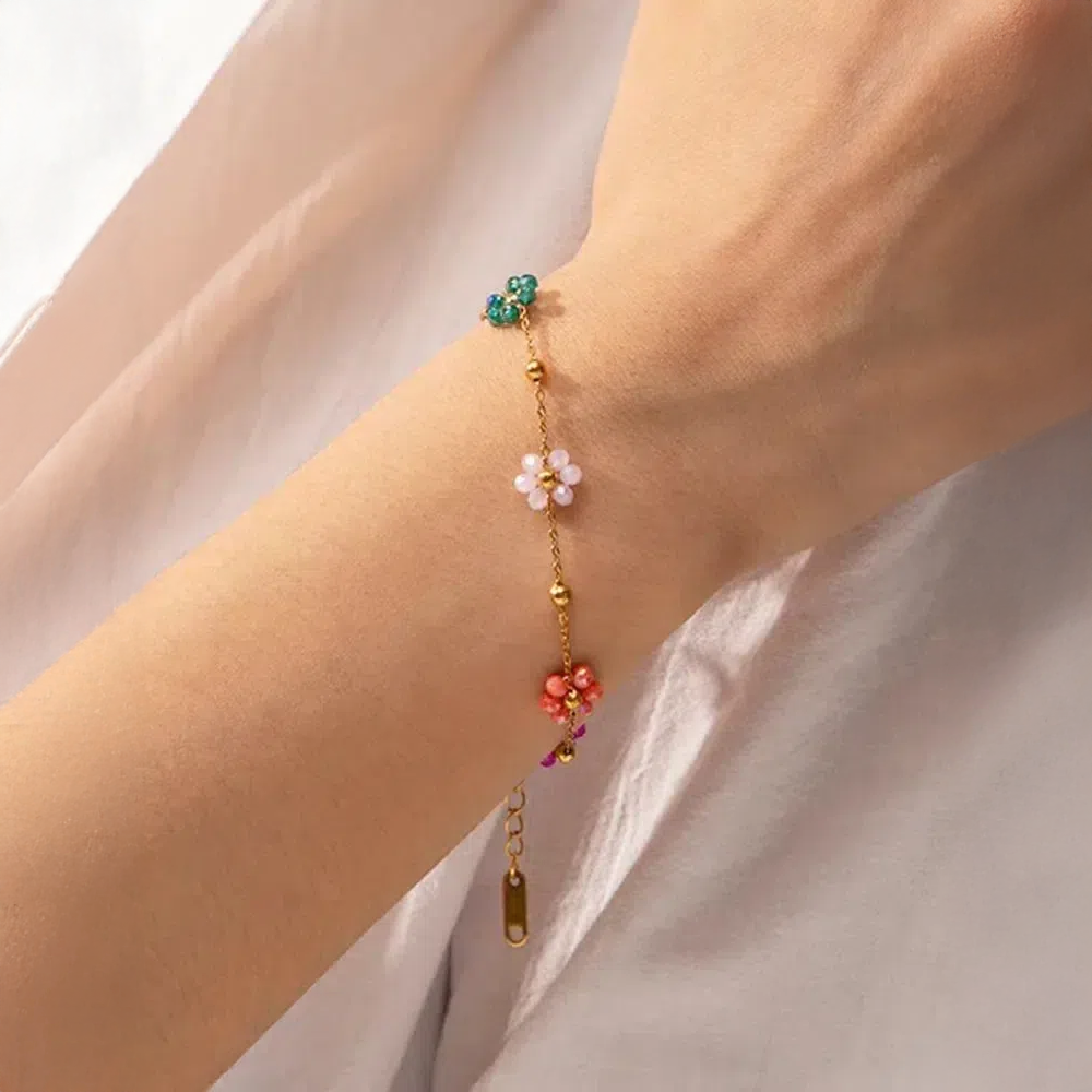 Floréna | Pulseira com Pingentes de Flores Artesanais