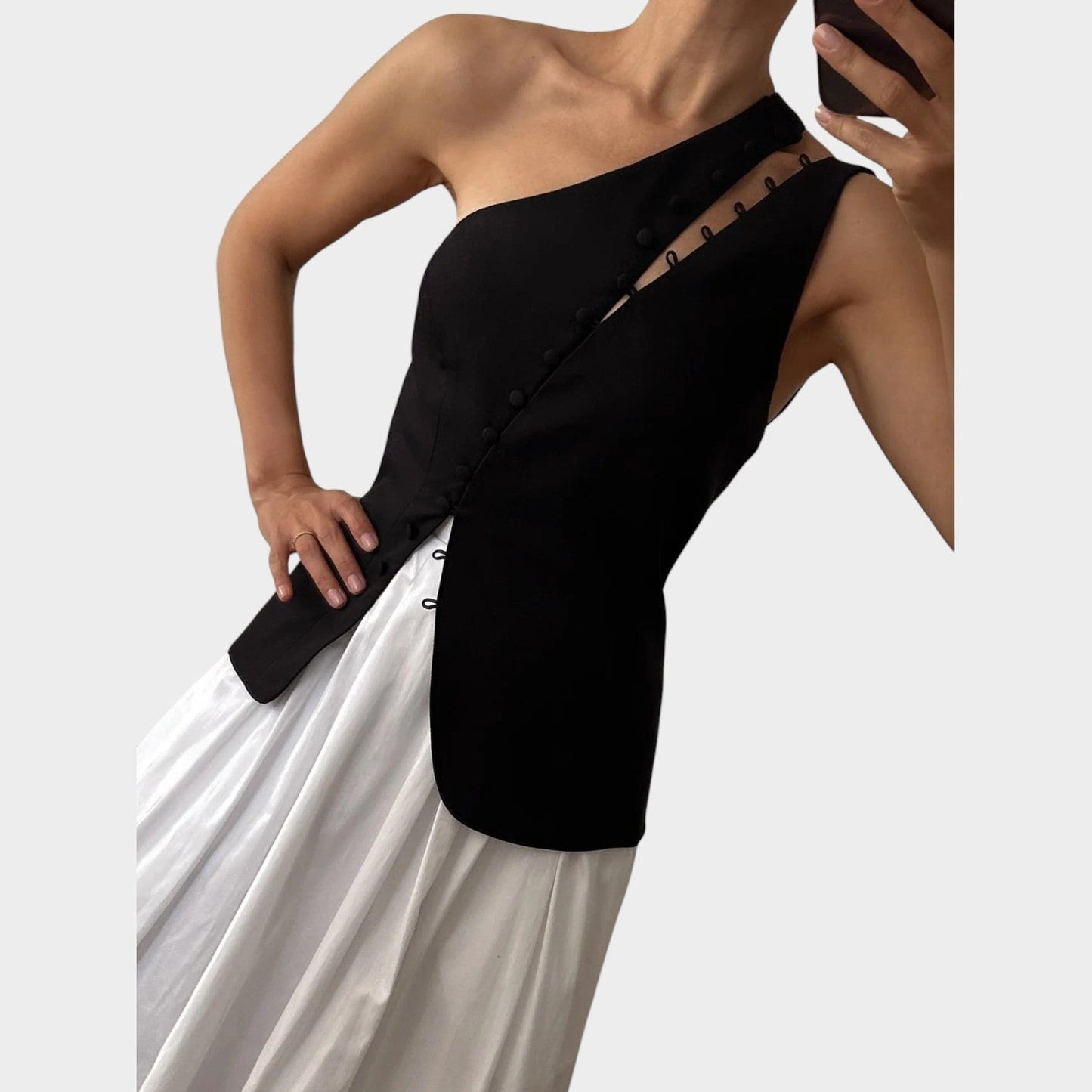 Moderne asymmetrisk top med én skulder