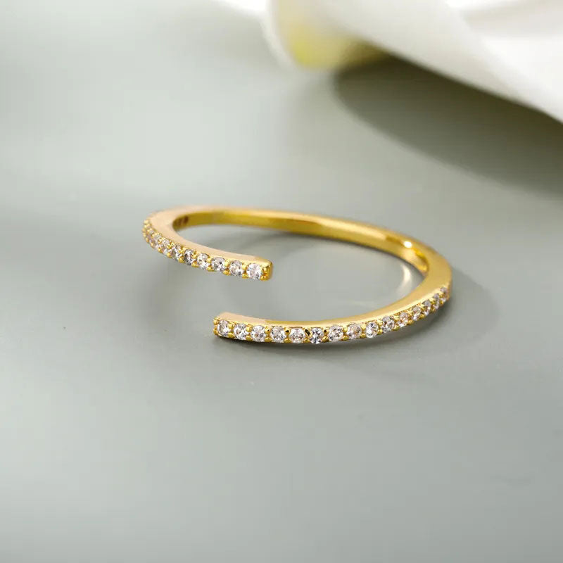 Eliandrea | Klassisk zirkonia-ring i 18K guld
