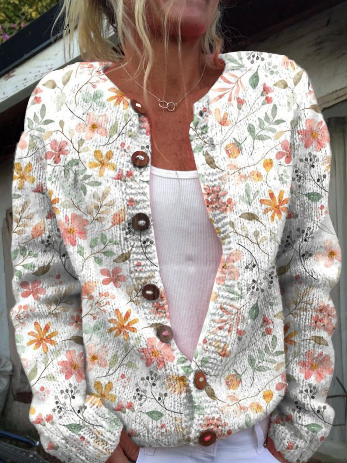 Sød og frisk cardigan med små blomsterprint og knapper