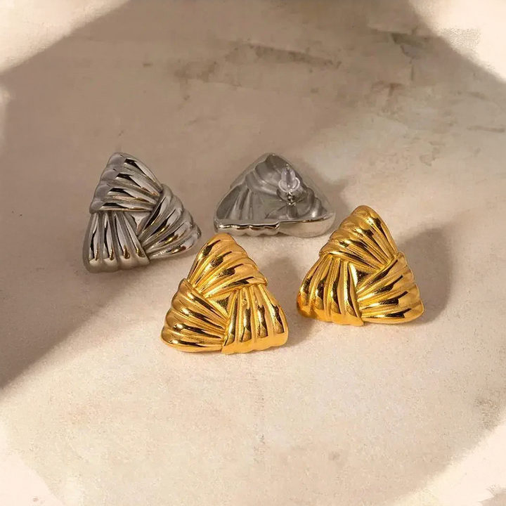 Beloria | Brincos Triângulo com Estilo Vintage