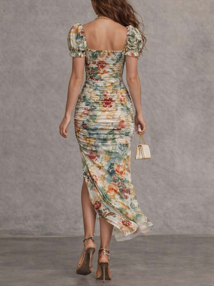 Vestido Midi Floral Retrô e Elegante com Decote Quadrado e Franzido