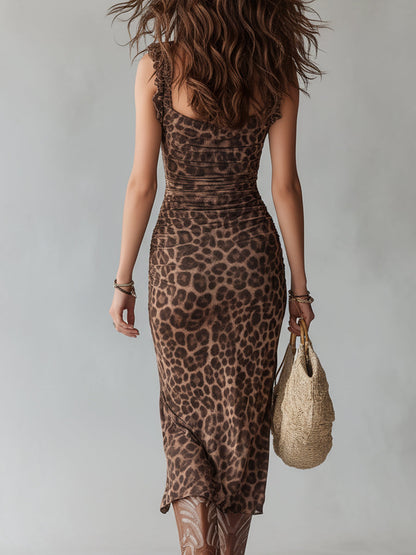 Vestido Midi Retro com Estampa de Onça, Barra com Franja de Fungo e Fenda