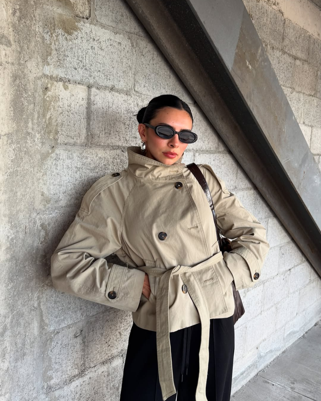 Alzea – Cropped Trench Coat with Belt