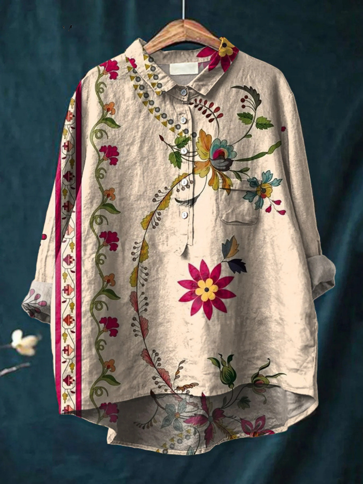 Isla | Kvinders vintage blomstret kunsttryk afslappet skjorte.