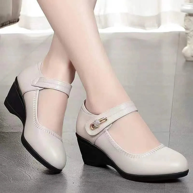 Lydia – Sapatos Elegantes de Conforto com Salto Médio