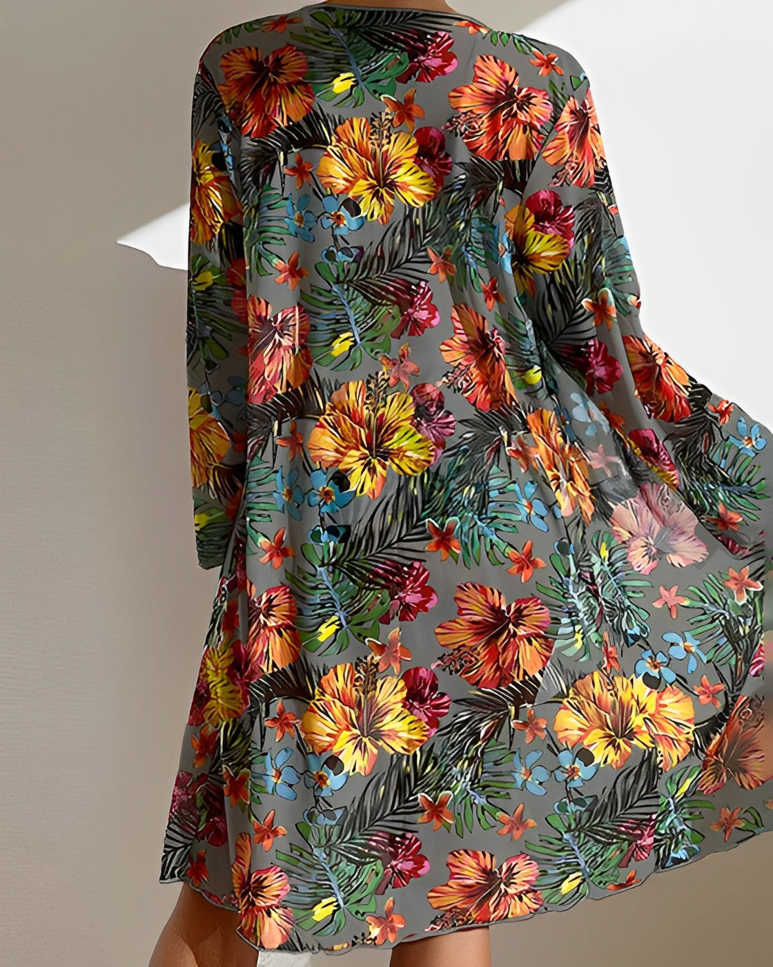 Flora | Bikini-Set mit tropischem Print und Überwurf