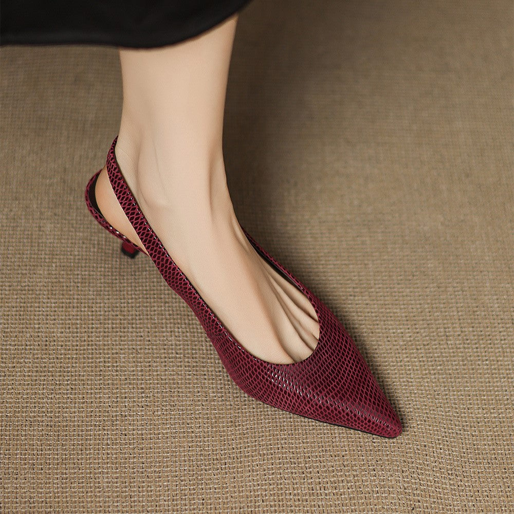 Saltos Slingback de Couro Céliane com Bico Fino