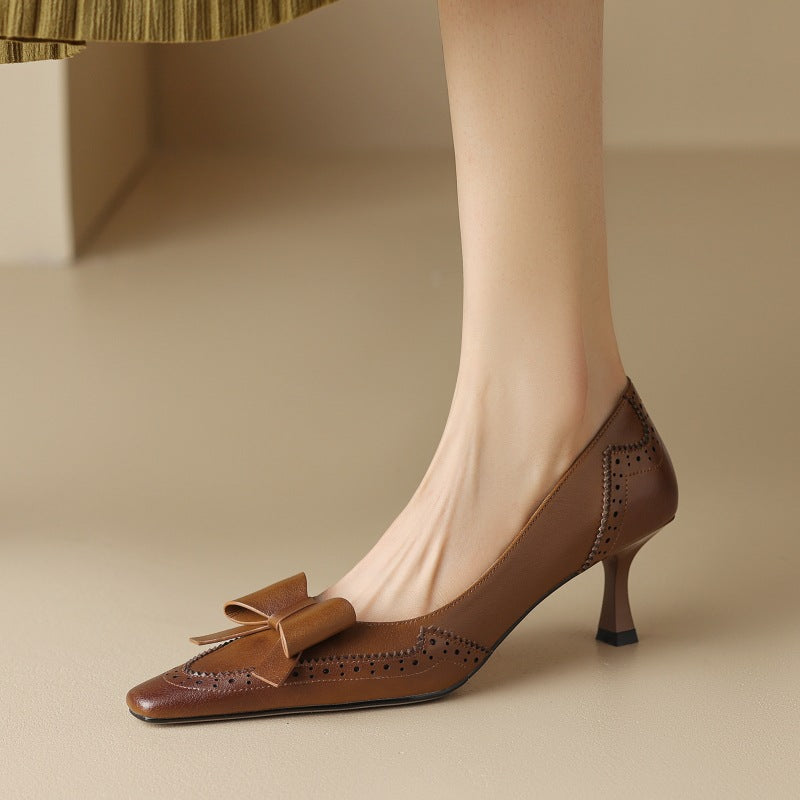 Pumps de Couro Célora com Fita