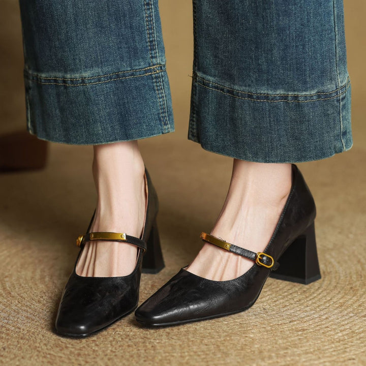 Pumps de Couro Marleon com Tira