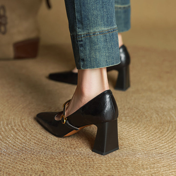 Pumps de Couro Marleon com Tira