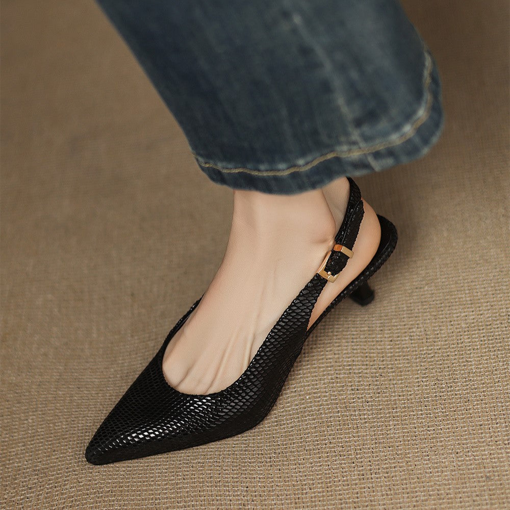 Saltos Slingback de Couro Céliane com Bico Fino