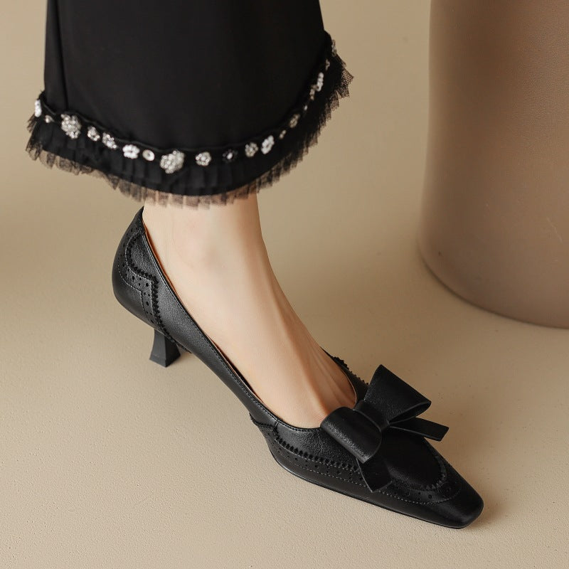 Pumps de Couro Célora com Fita
