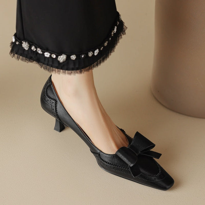 Pumps de Couro Célora com Fita