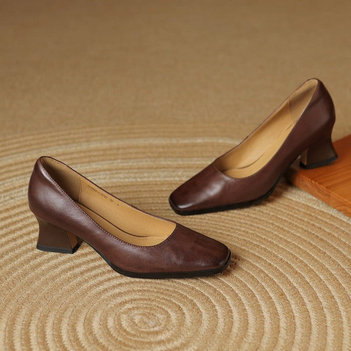 Pumps de Couro Oriel com Bico Quadrado