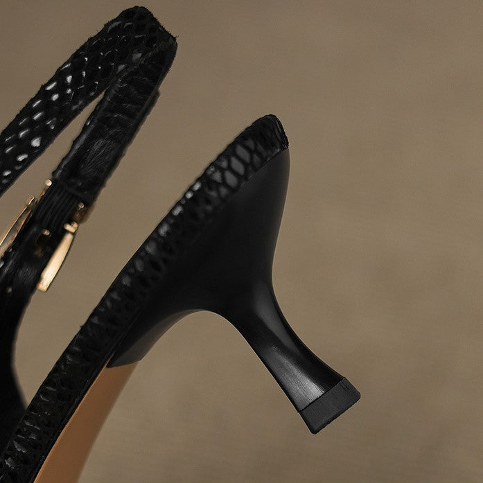 Saltos Slingback de Couro Céliane com Bico Fino