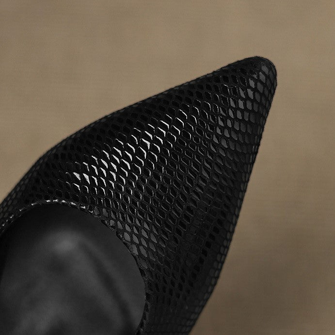 Saltos Slingback de Couro Céliane com Bico Fino