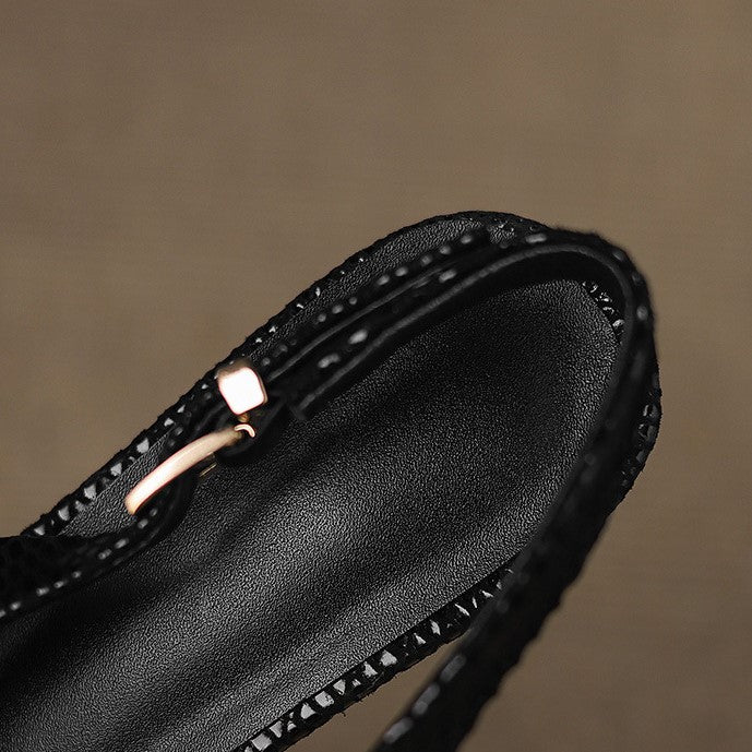 Saltos Slingback de Couro Céliane com Bico Fino
