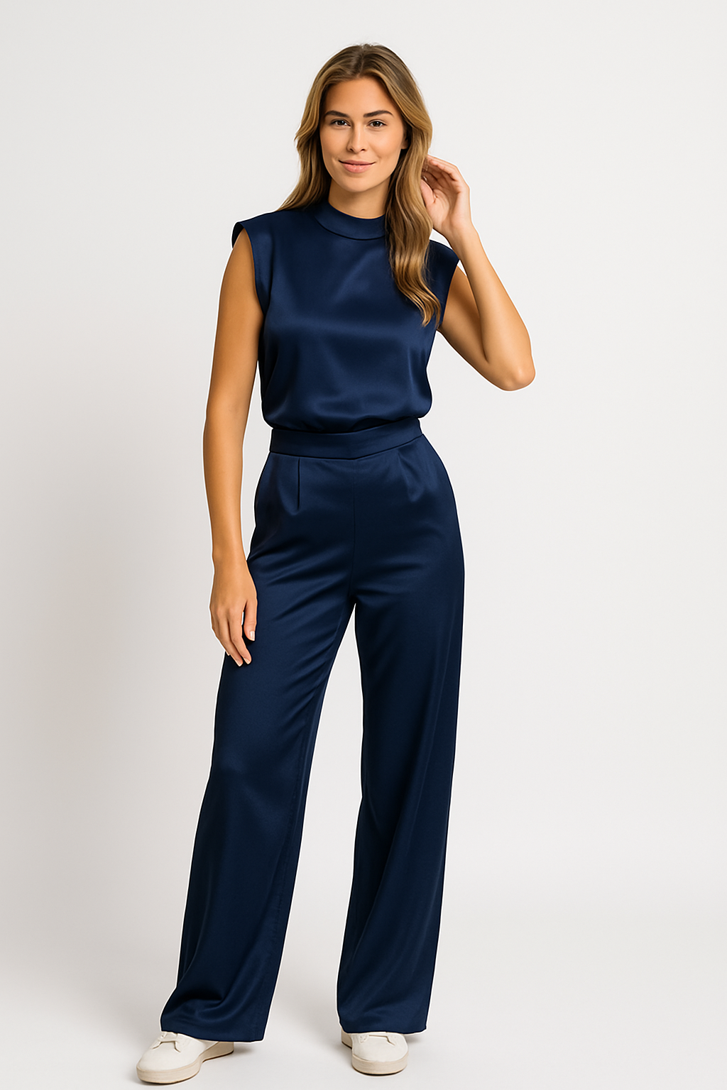 Catharina | Kvinders Jumpsuit – Luksus Satinlook, Ærmeløs, Vide Ben, Åben Ryg