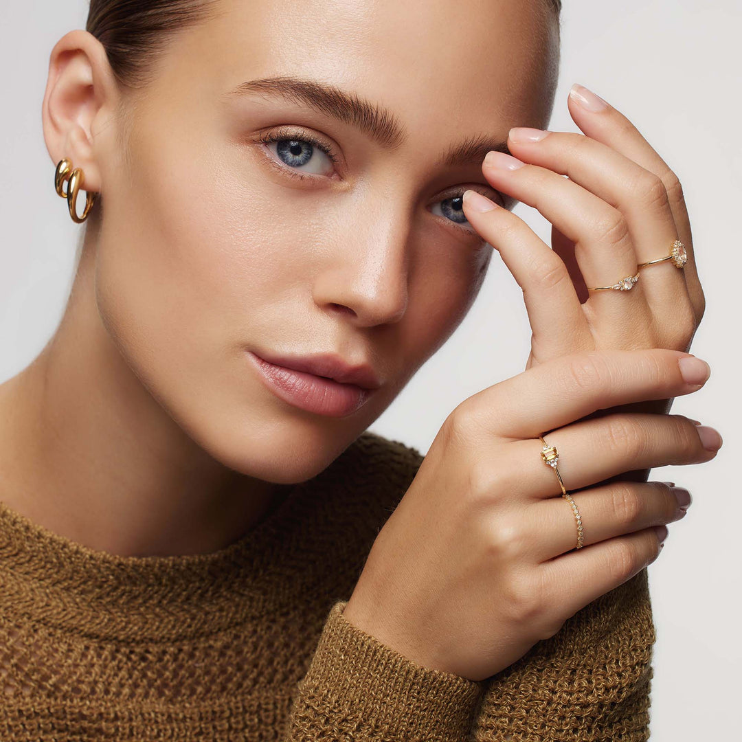 Lioravelle | Anel de Diamante Violeta em Ouro 18k