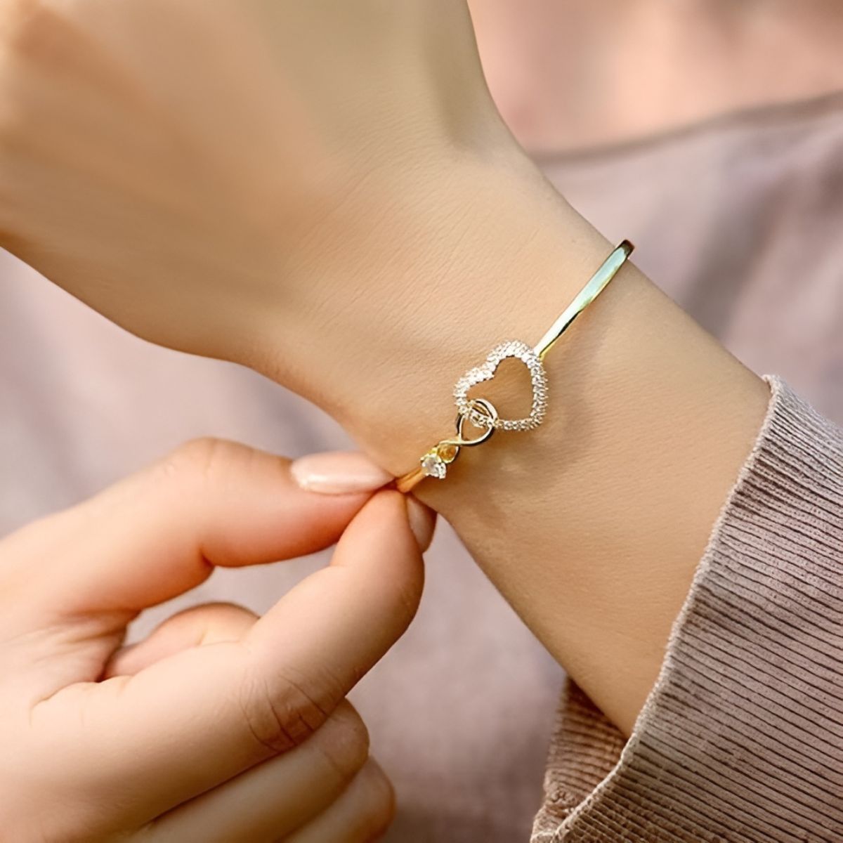 INFINITY™ GLACIER | MOTHER & DAUGHTER SNOWFLAKE BRACELET SET (1+1 FREE)