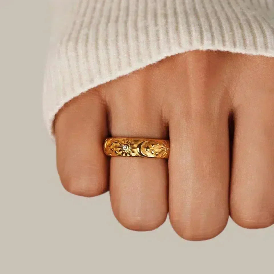 Stelléa | Design Dourado Celestial