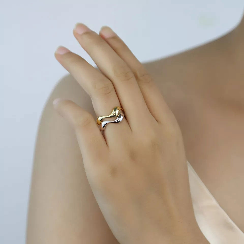 Carisseya | Anel Wave em Ouro 18K