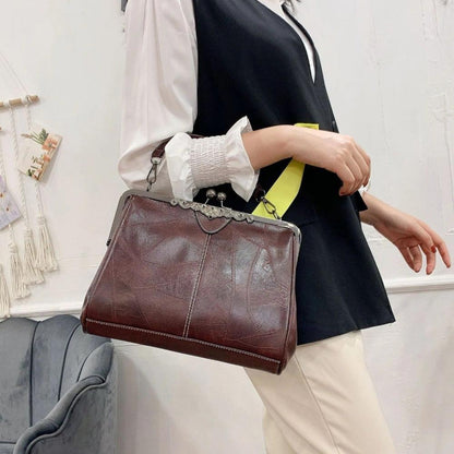 Vintage Kuss-Schloss Handbag
