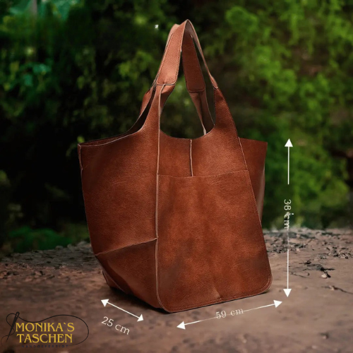 Laura’s Timeless Allure | Vintage Bag