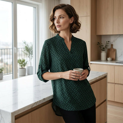 Lyra | Bluse med geometrisk print og V-hals