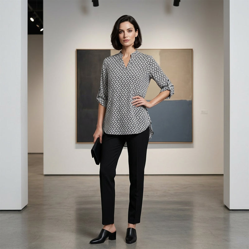 Lyra | Bluse med geometrisk print og V-hals