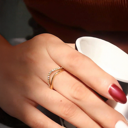 Luména | Wave-ring med glitrende og sofistikeret design
